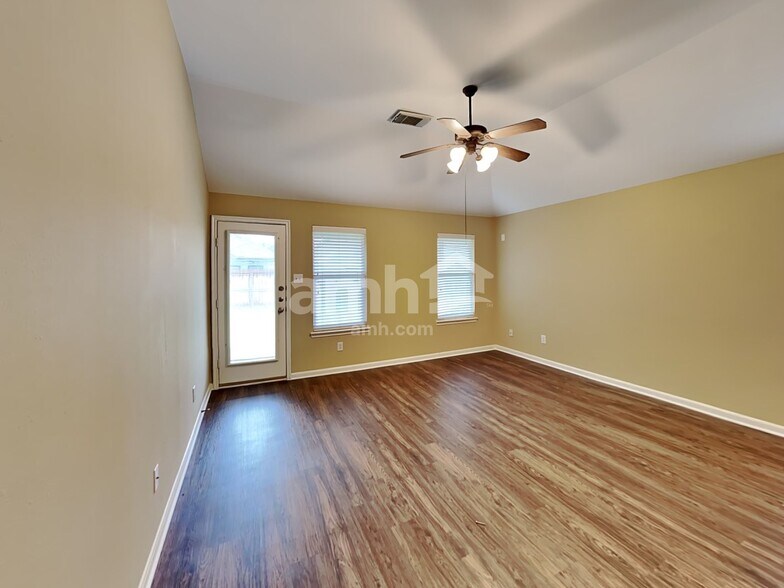 Building Photo - 21711 Prairie Spring Ln