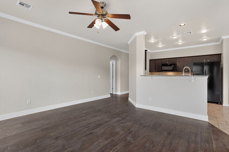 Building Photo - 13113 Camden Dr
