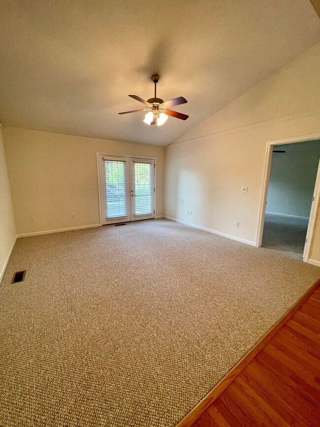 Building Photo - 4022 Dalt Dr