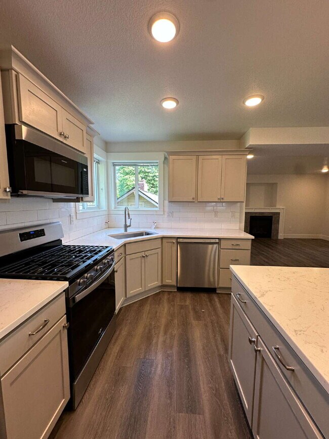 Building Photo - Beautiful 2023-construction, St. Johns Hom...