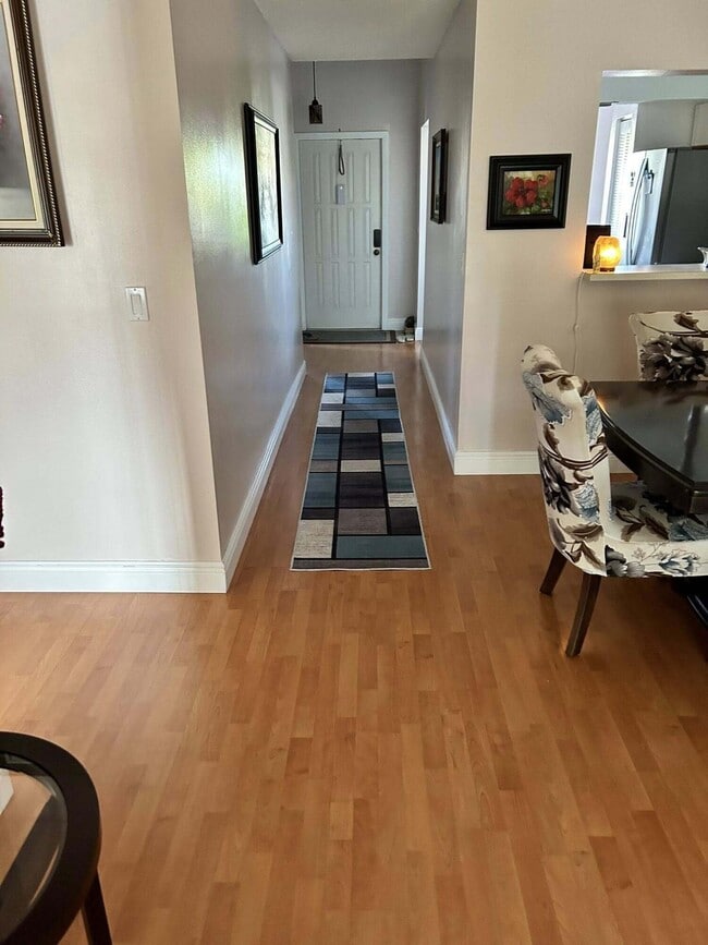 Building Photo - 7855 Willow Spring Dr