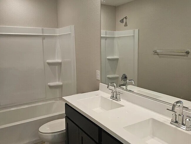 Building Photo - 3354 S 180th Ln