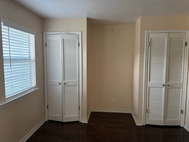Building Photo - 6220 Bentwood Trail