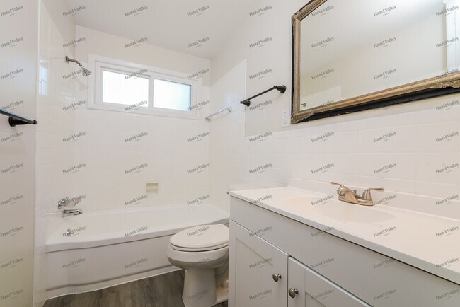 Building Photo - 4608 S Willis Ave