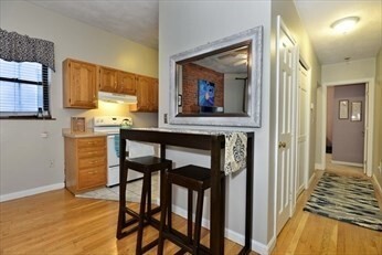 Building Photo - 65 Hemenway St