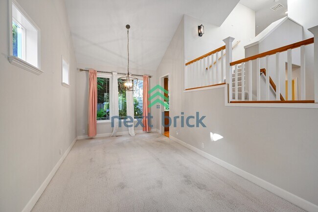 Building Photo - Quiet and Spacious 5-Bedroom Haven w/ 2.5 Baths – 2420 Sq Ft of Comfort Awaits!
