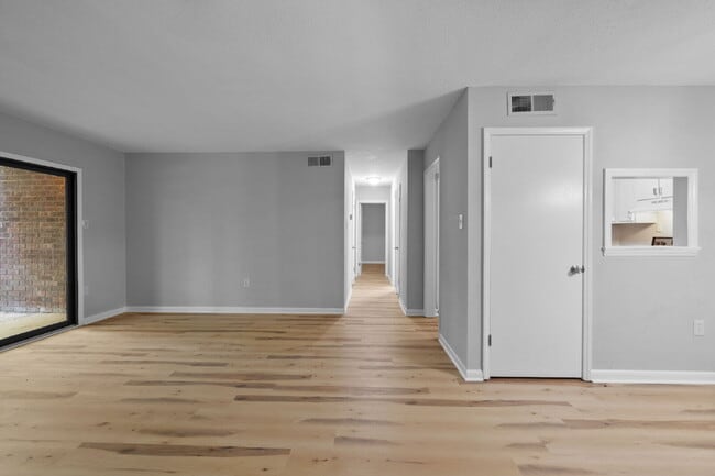 Building Photo - 500 Umstead Dr