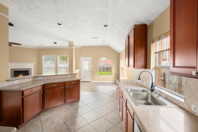 Building Photo - 19830 Broadhead Manor Dr