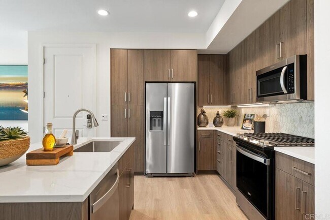 Building Photo - 3055 Avenida Torcello