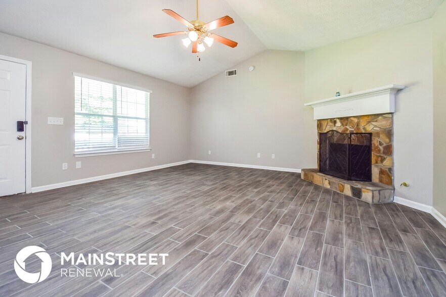 Building Photo - 714 Grove Pointe Cir