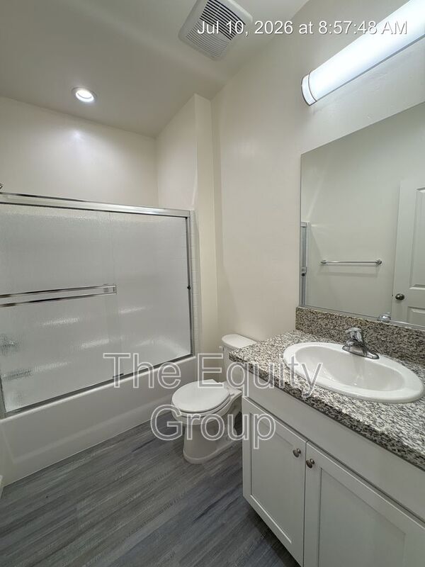 Building Photo - 725 S Pinkham St
