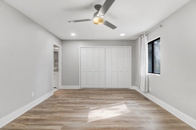Building Photo - RENOVATED 2 BR | 2 BA Townhome in Goldsboro *less than 2 miles from SJAFB*