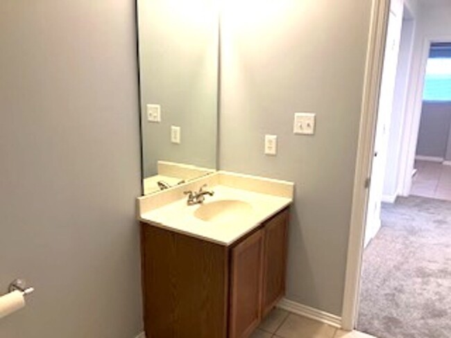 Building Photo - ***Spacious DREAM HOME w/Fresh Paint New A...