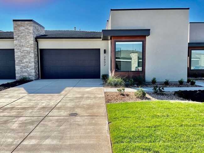 Primary Photo - Patio Home in Woodland Estates - Pet Friendly
