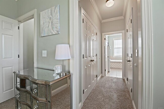 Building Photo - 401 Clear Creek View