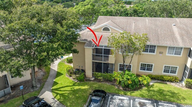 Building Photo - 660 Cypress Club Way