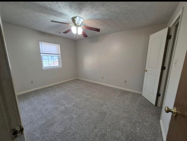 Building Photo - 1400 Hartland Woods Way