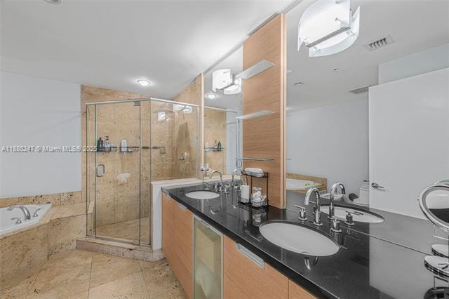 Building Photo - 7901 Hispanola Ave