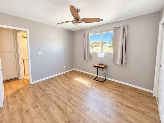Building Photo - 4424 Utah St
