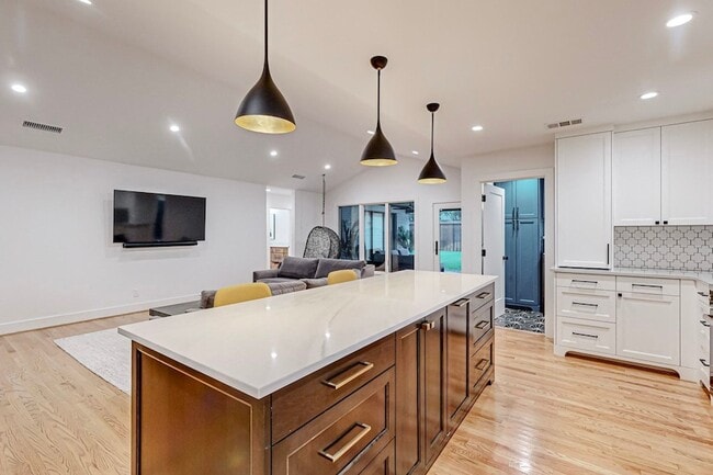 Building Photo - 4423 Springside Ln