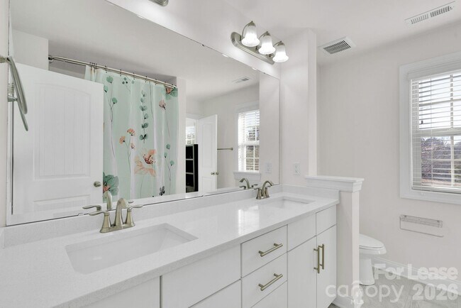 Building Photo - 11715 Clems Branch Dr