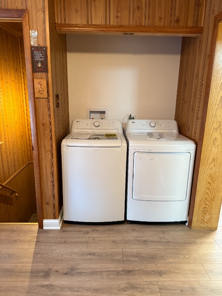 Building Photo - 2940 N Natoma Ave