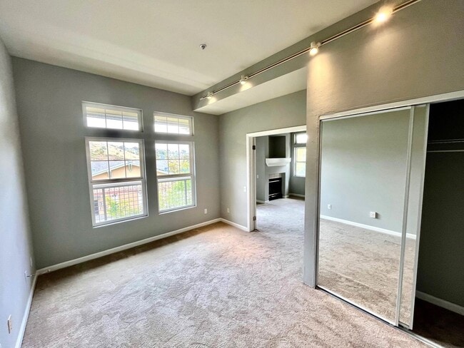 Building Photo - SPECTACULAR, ONE OF KIND BRISBANE 3 BED/2 ...