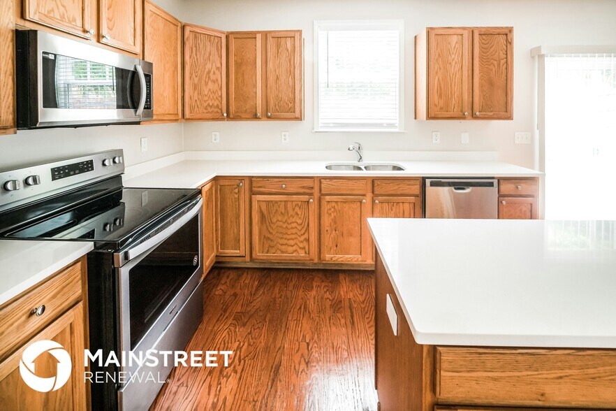 Building Photo - 4475 Feather Way