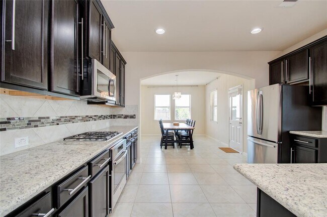 Building Photo - 24019 Via Viale Dr