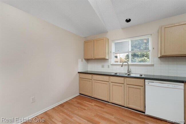 Building Photo - 4721 Carrington Dr