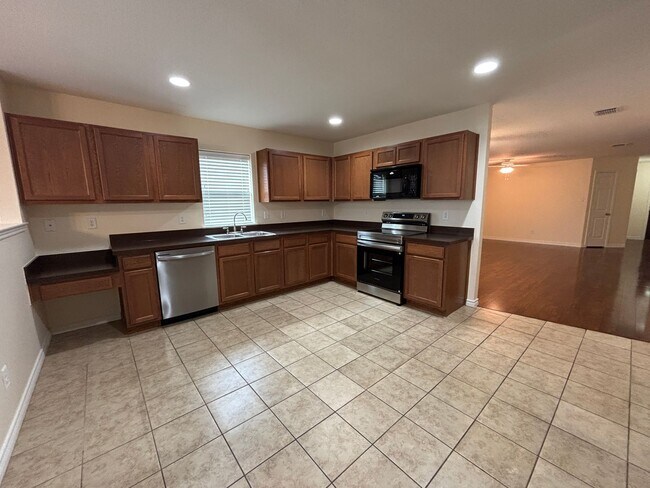 Building Photo - Spacious and Beautifully Maintained Arlington Home in Harris Ridge