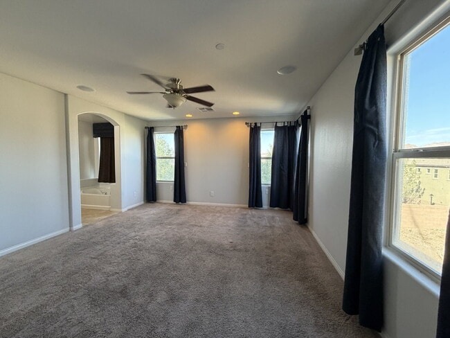 Building Photo - 4 BED 2.5 BATH 2 CAR GARAGE SINGLE FAMILY HOME W/ FULLY LANDSCAPED BACKYARD. THIS WAS FORMER MODE...