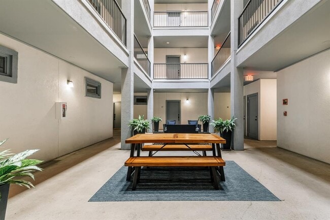 Building Photo - 908 Nueces St