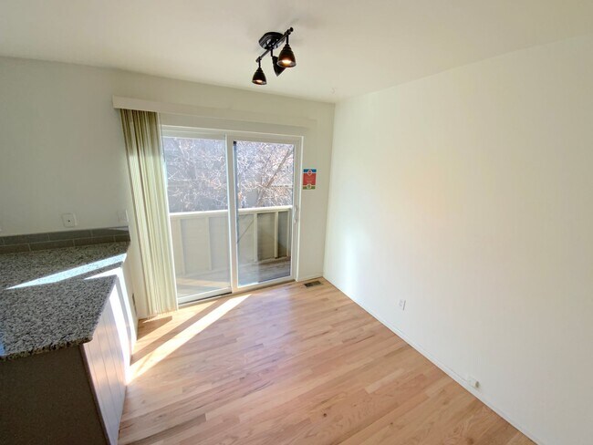 Building Photo - 2 Bedroom Townhome Available Near W Cheyenne Blvd & S Nevada Ave