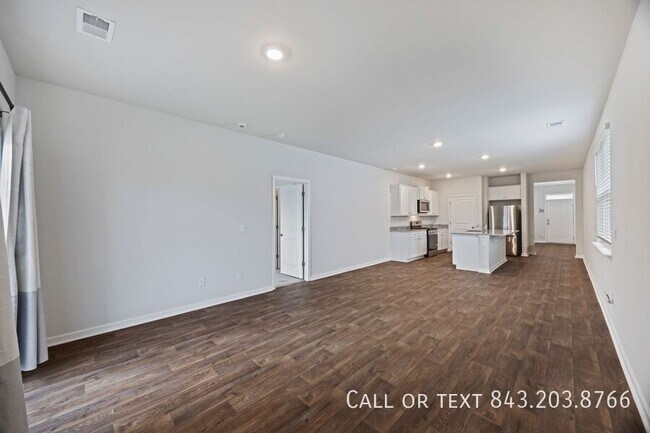 Building Photo - 103 Green Passage Ln