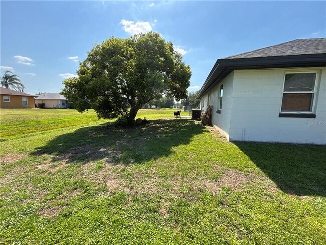 Building Photo - 504 Blackbird Ln