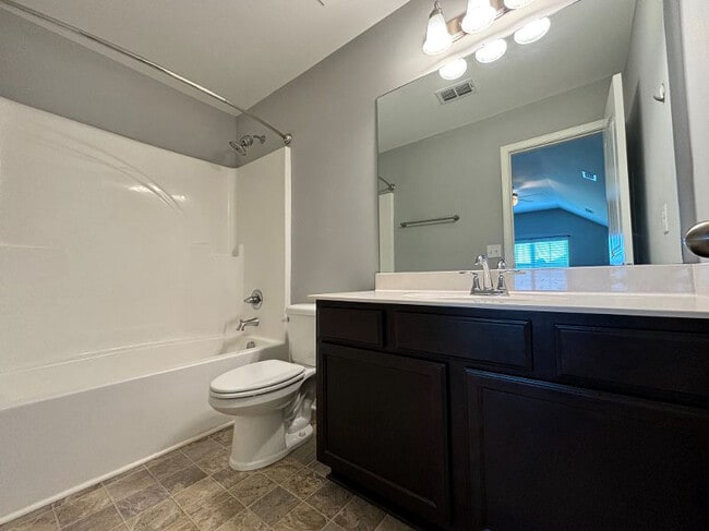 Building Photo - 2431 Hollis Dr