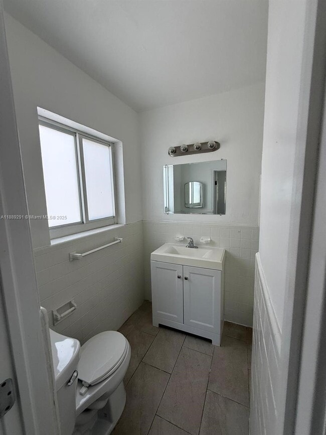 Building Photo - 7155 Rue Notre Dame