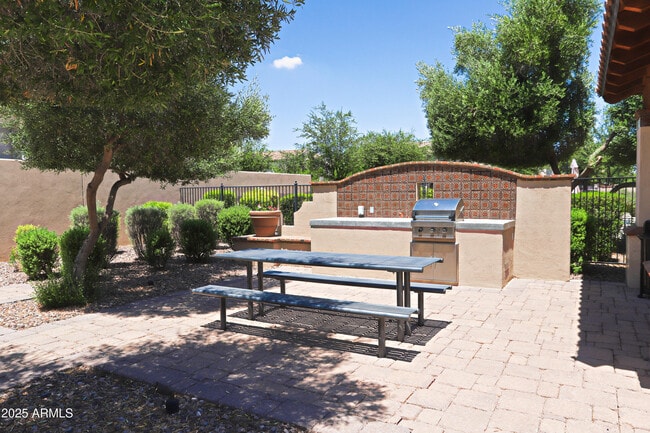 Building Photo - 4116 S Greythorne Way