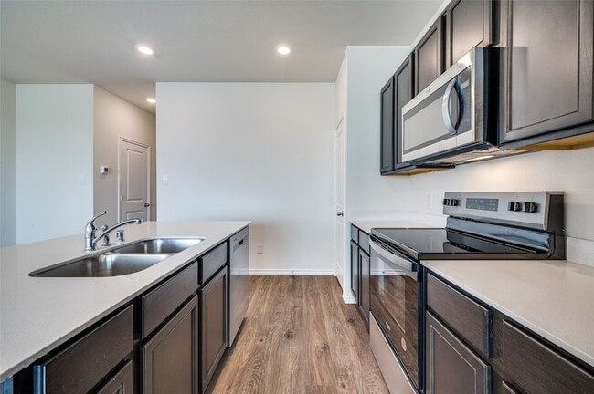 Building Photo - 7024 Vining Dr