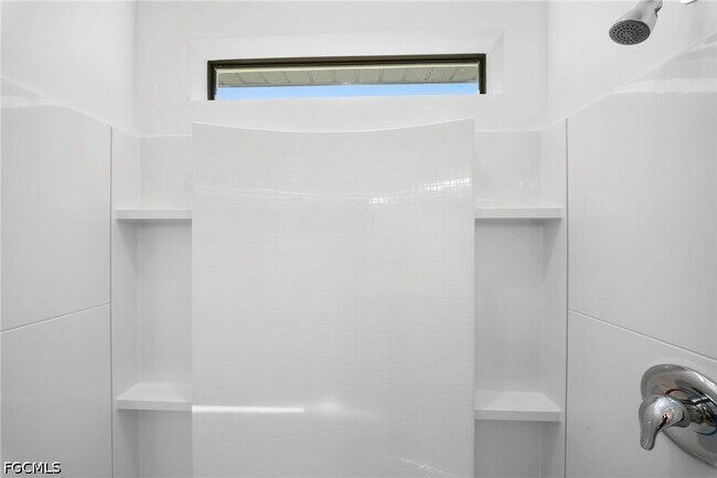 Building Photo - 270 Silent Lk Dr