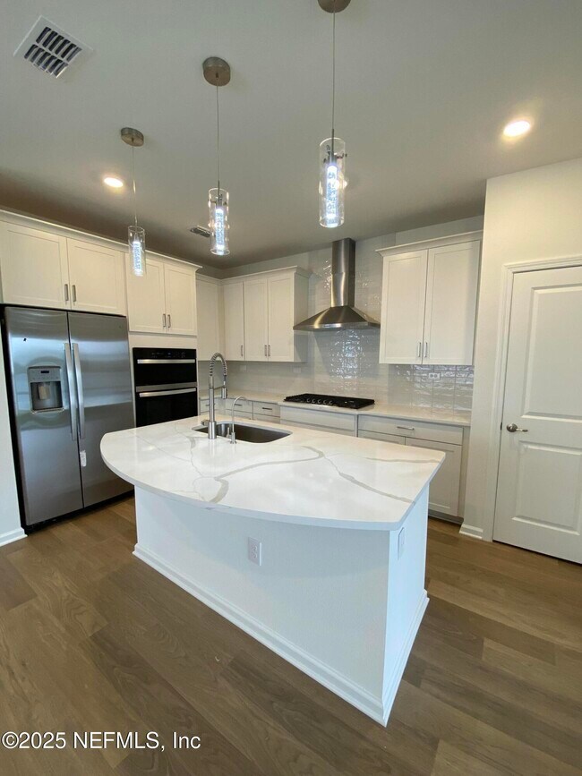 Building Photo - 214 Water Elm Walk