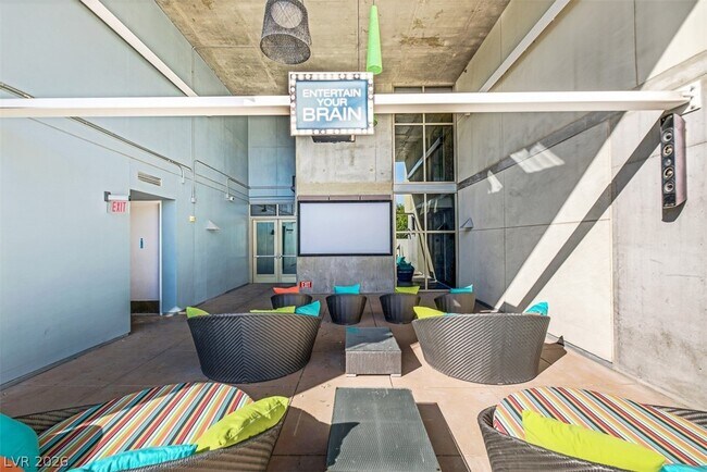 Building Photo - 353 E Bonneville Ave