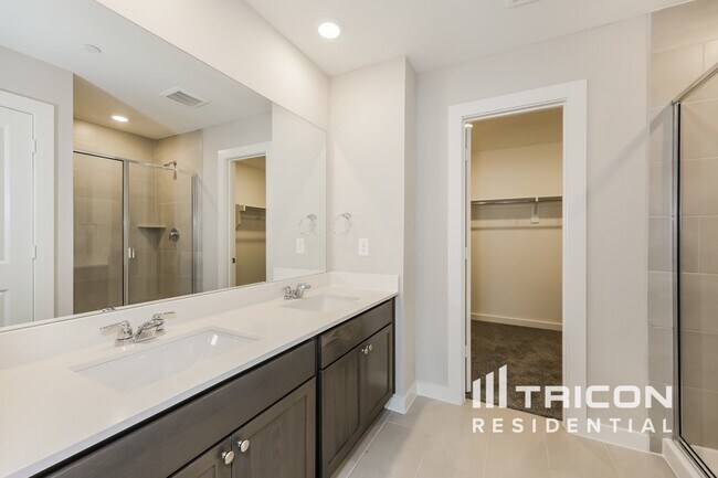Building Photo - 1113 Fallgate Dr