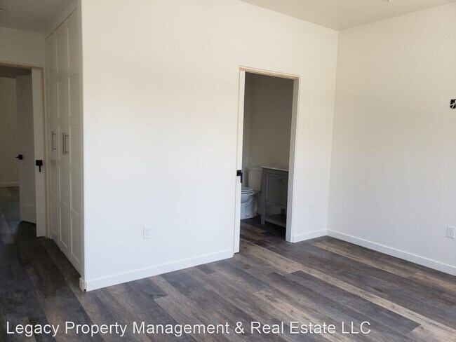 Building Photo - 632 McCorkle Ave