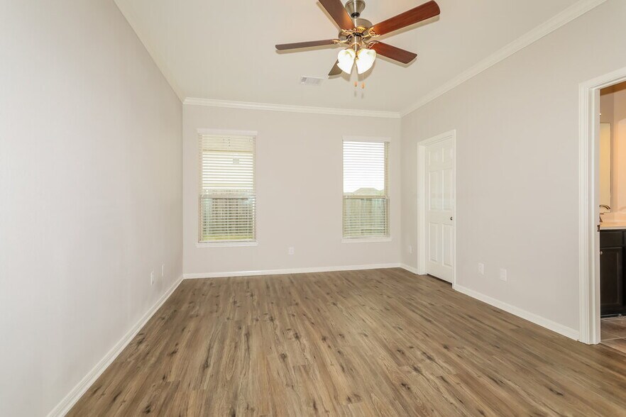 Building Photo - 23006 Silver Linden Ct