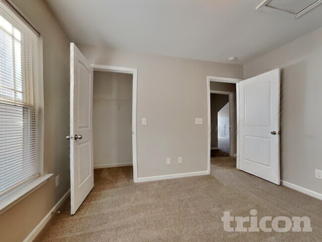 Building Photo - 76 Ashby Dr