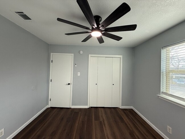 Building Photo - 6101 Melody Ln