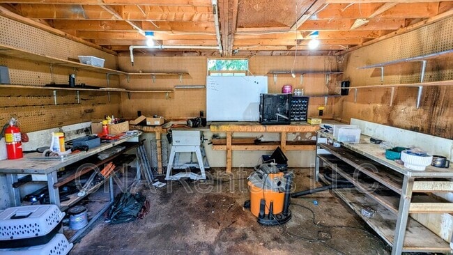 Building Photo - 4444 Hide a Way Dr