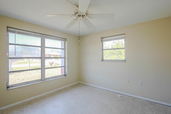 Building Photo - 3244 Pinetree St